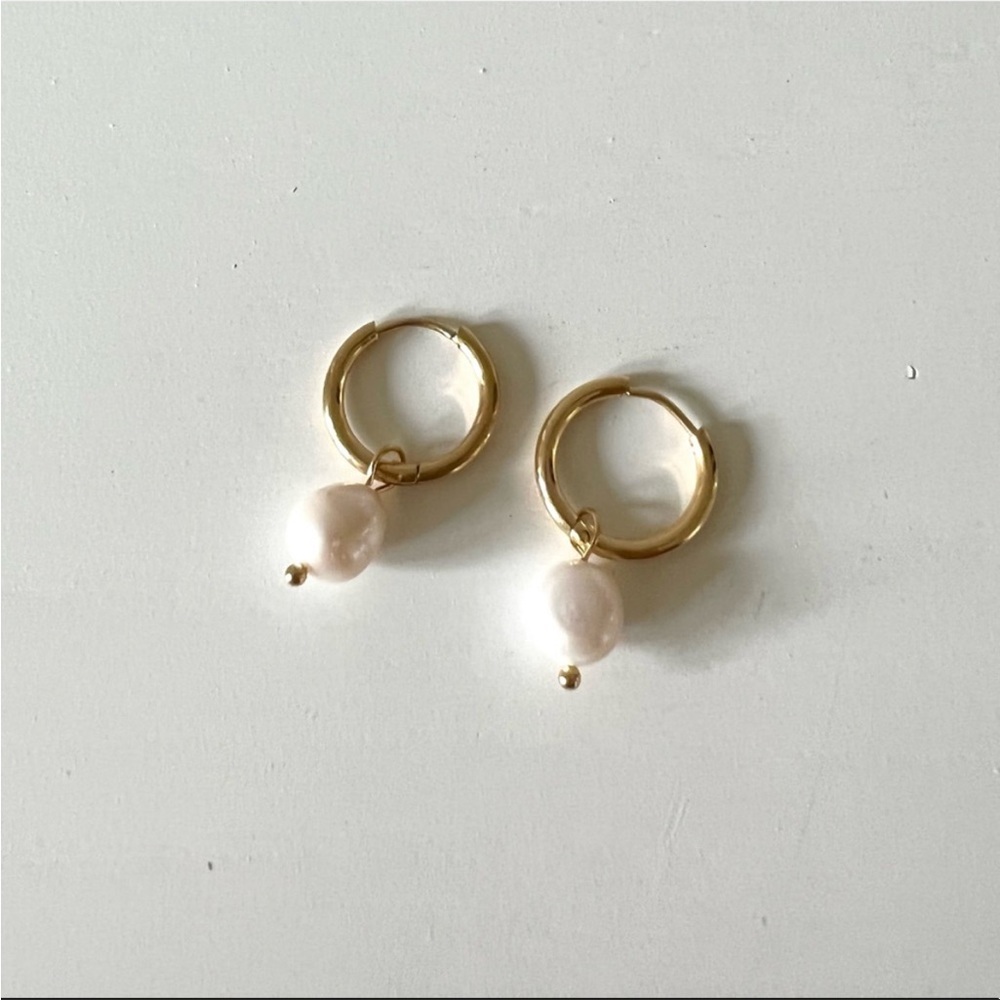 Mini Gold Huggie Hoop Pearl Earrings